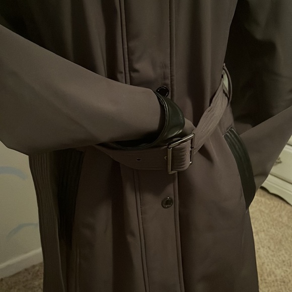 Michael Kors Gray lined winter jacket size Large with removable hood. - Picture 4 of 10